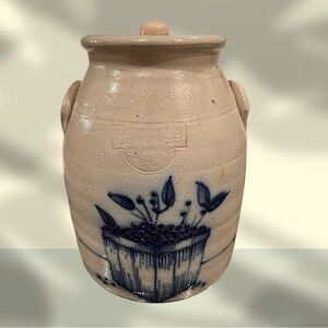 Vintage Salmon Falls Stoneware Pottery
Big Heavy Jar With Lid Stamped.